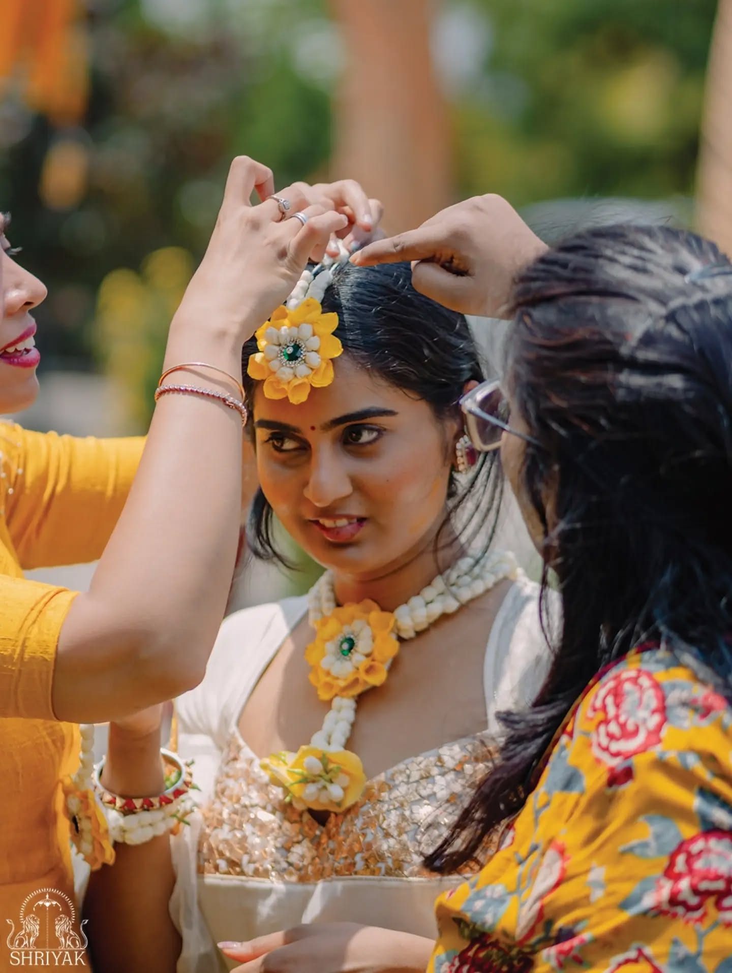 What began with crisp whites and bright smiles slowly transformed into shades of haldi, laughter, and celebration ✨
Venue: @brickbayretreat
Decor: @shiivam_eventz